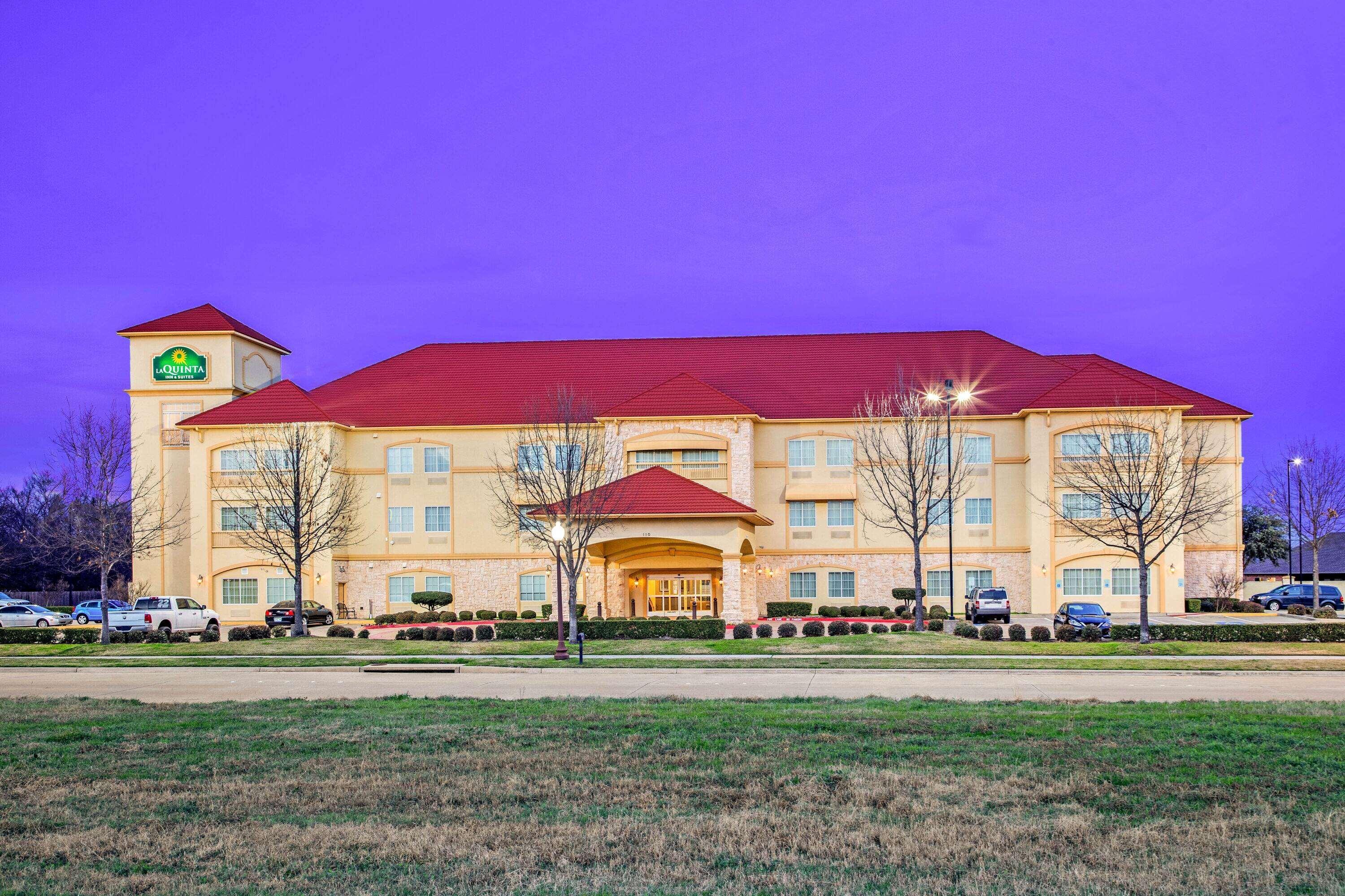La Quinta By Wyndham Ennis Hotel Ngoại thất bức ảnh